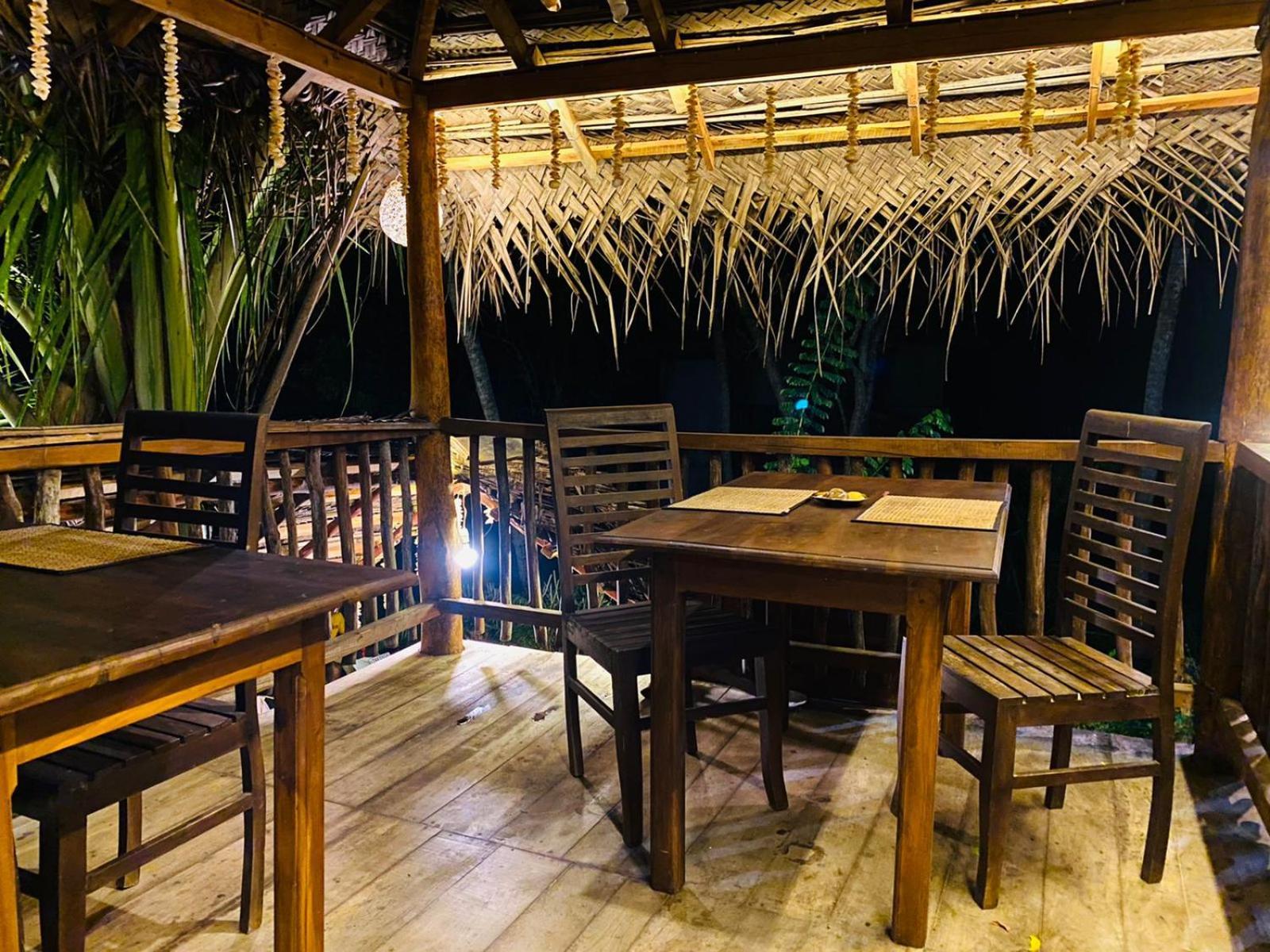 Rekawa Turtle Gate Hotel タンガラ エクステリア 写真